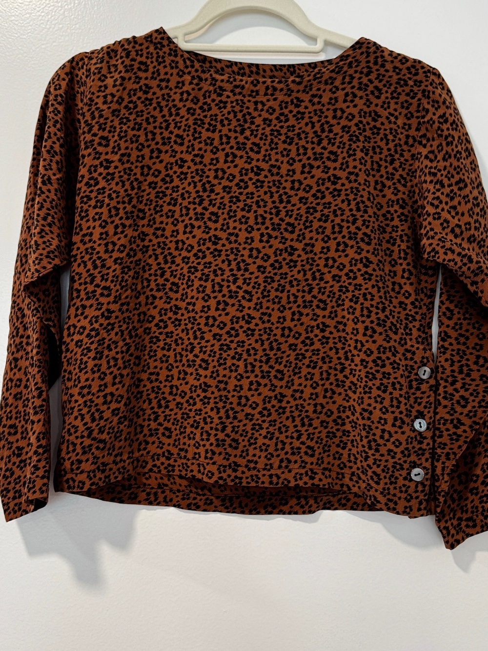 Carole Little 100% Silk Leopard Print Blouse